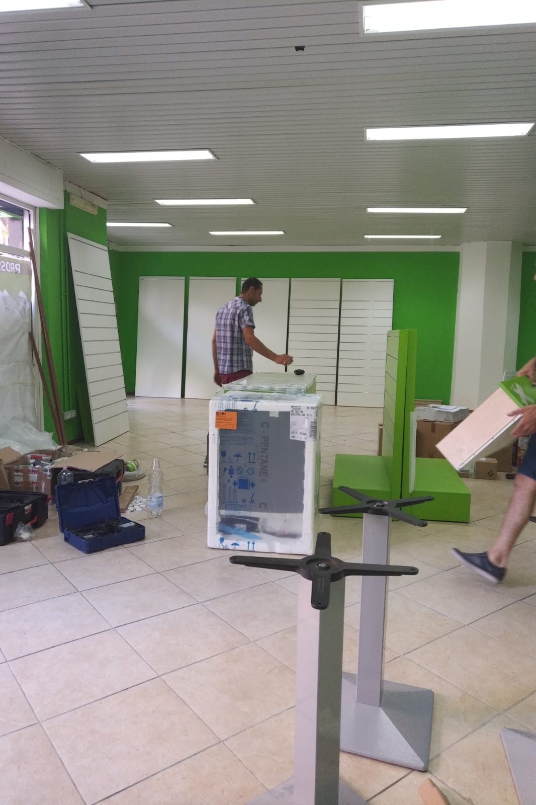 Allestimento store Games Time, fase 3