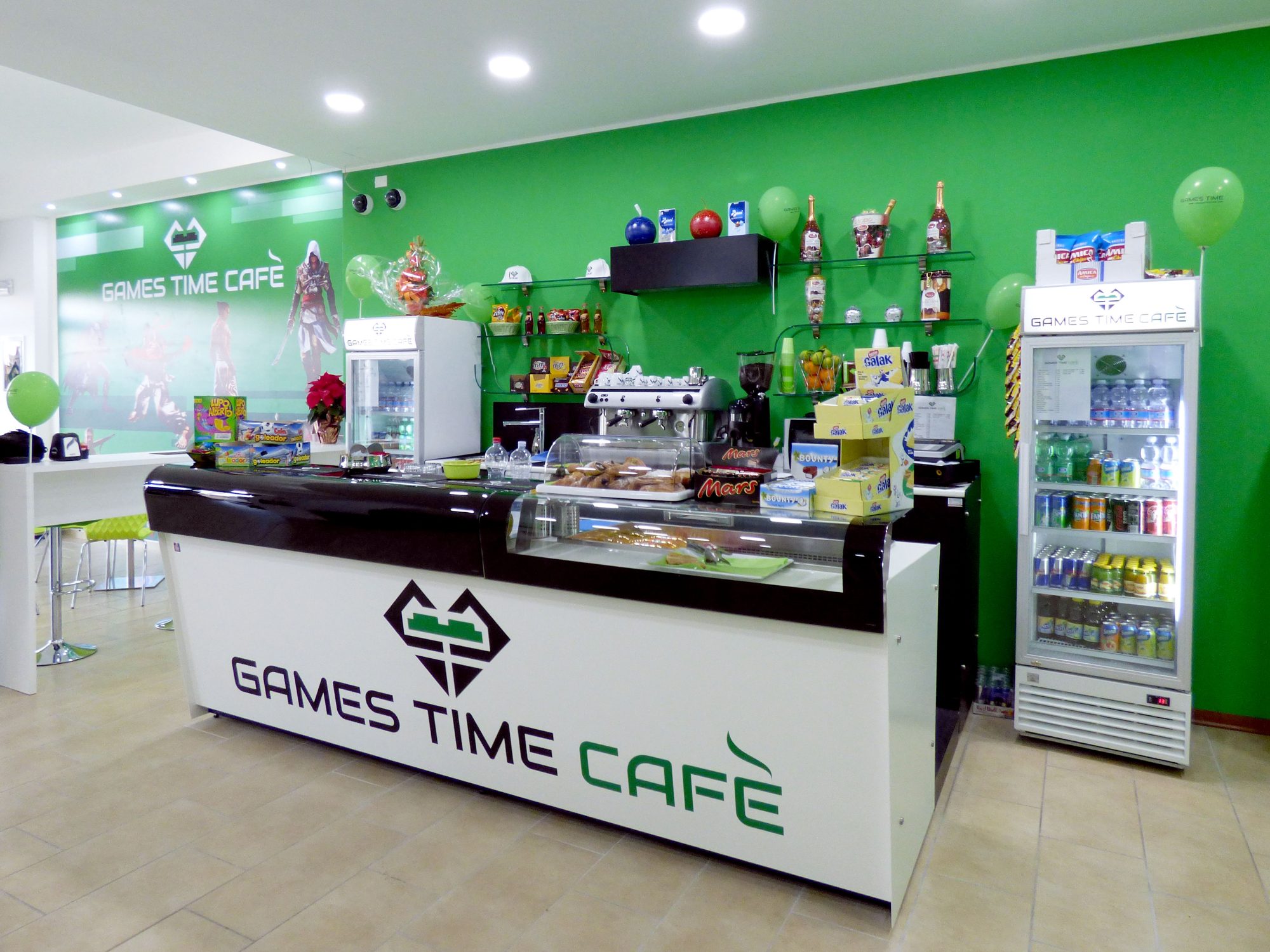 Bancone bar di un Games Time Cafè