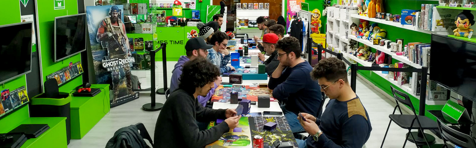 Gamer alle postazioni durante un torneo